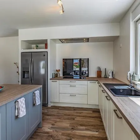 Cozy In With Wifi Galizana