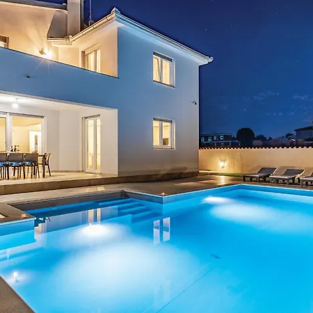 Holiday home Cozy In With Wifi *