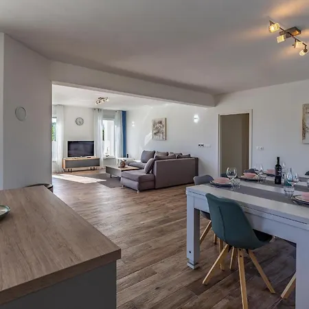 Holiday home Cozy In With Wifi *