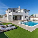 Luxurious In