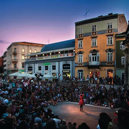 Cozy In With Wifi * Galižana