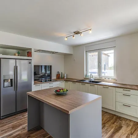 Prázdninový dům Cozy In With Wifi *