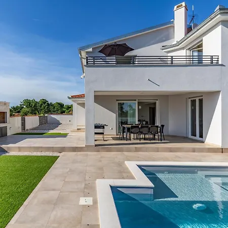 Prázdninový dům Cozy In With Wifi Galižana