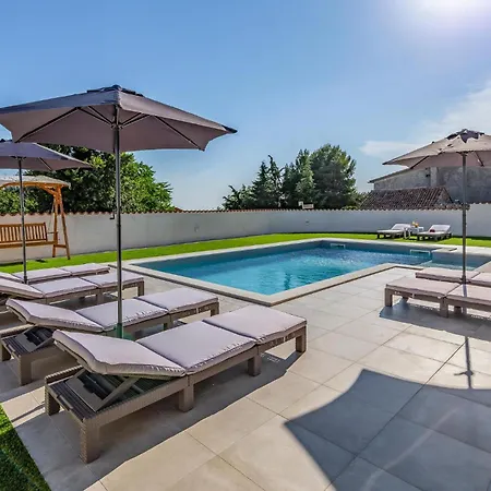 Cozy In With Wifi * Galižana